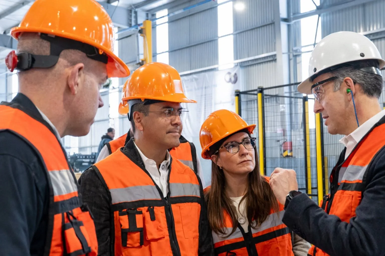 Lalo Medécigo durante una actividad institucional relacionada con MAT Foundry México