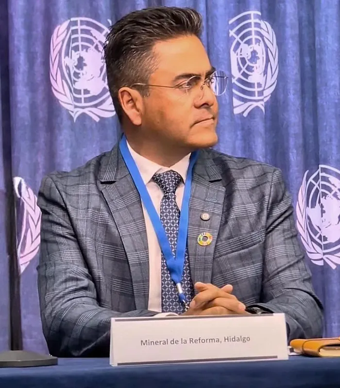 Lalo Medécigo participando en encuentro internacional y de liderazgo