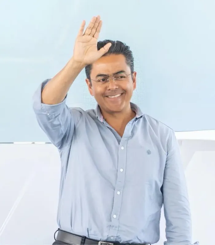 Lalo Medécigo supervisando obras y servicios en Mineral de la Reforma